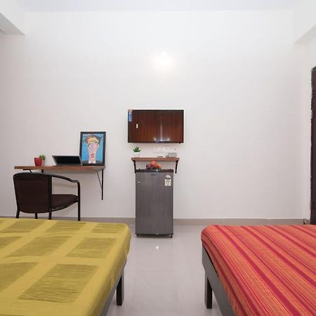 Hotel Buzz Quarter Hyderabad Exterior foto