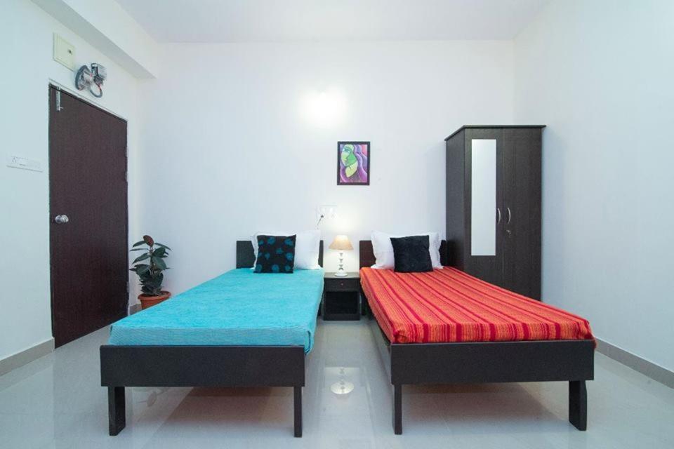 Hotel Buzz Quarter Hyderabad Exterior foto